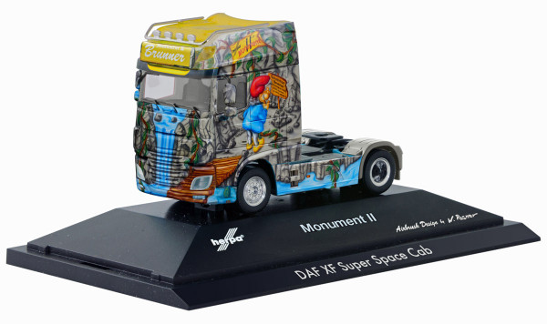 Herpa 110990 - DAF XF Euro 6 facelift Zugmaschine / PB Transporte Brunner &quot;Herpa Monument II&quot; - 1:87