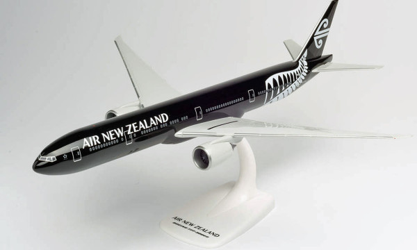 Herpa Wings 612777 - Air New Zealand Boeing 777-300ER - ZK-OKQ &quot;All Blacks&quot; - 1:200 - Snap-Fit
