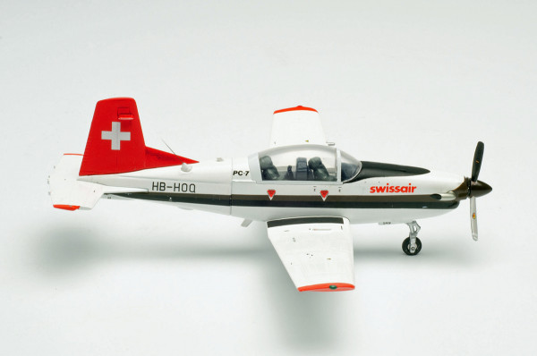 Herpa Wings 580656 - Swissair Pilatus PC-7 Turbo Trainer (Schweizerische Luftverkehrsschule) - HB-HO
