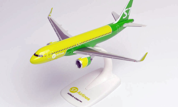 Herpa Wings 612753 - S7 Airlines Airbus A320neo - VP-BWT - 1:200 - Snap-Fit