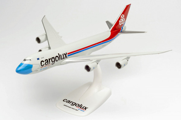 Herpa Wings 613118 - Cargolux Boeing 747-8F &quot;Not Without My Mask&quot; - LX-VCF - 1:200 - Snap-Fit