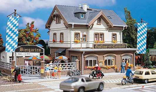 Vollmer 43663 - Bahnhofsgaststätte - H0