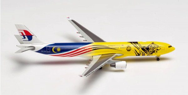 Herpa Wings 535359 - Malaysia Airlines Airbus A330-300 “Harimau Malaya” - 9M-MTG - 1:500
