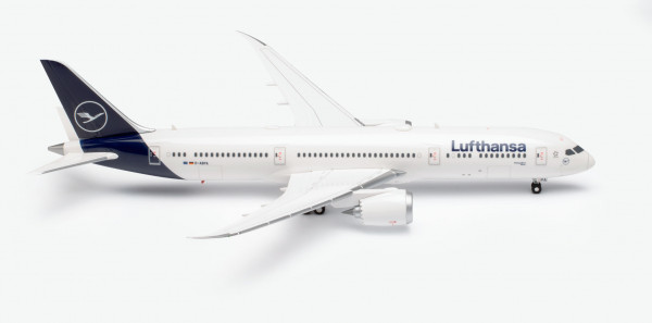 Herpa Wings 572033 - Lufthansa Boeing 787-9 Dreamliner – D-ABPA “Berlin” - 1:200